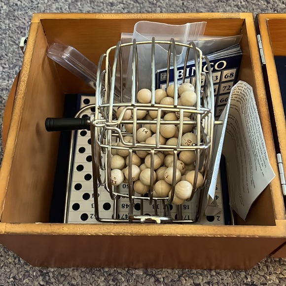 Deluxe Cage Bingo Set Game in wood Box - Picture 6 of 12